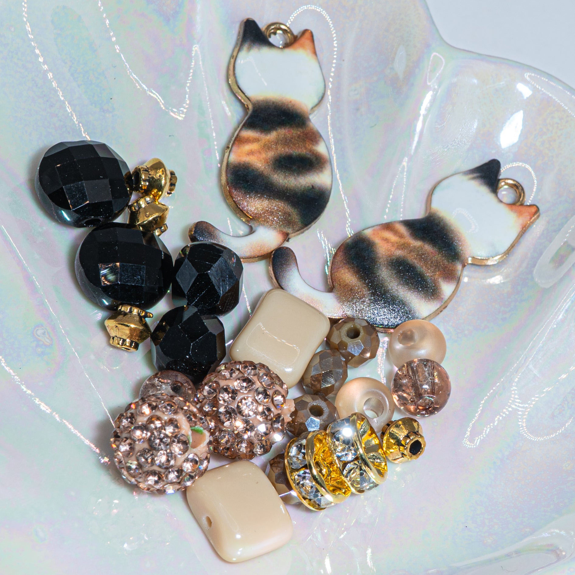 Bitty Kitty Bead Mix in Tiny Little Tortie
