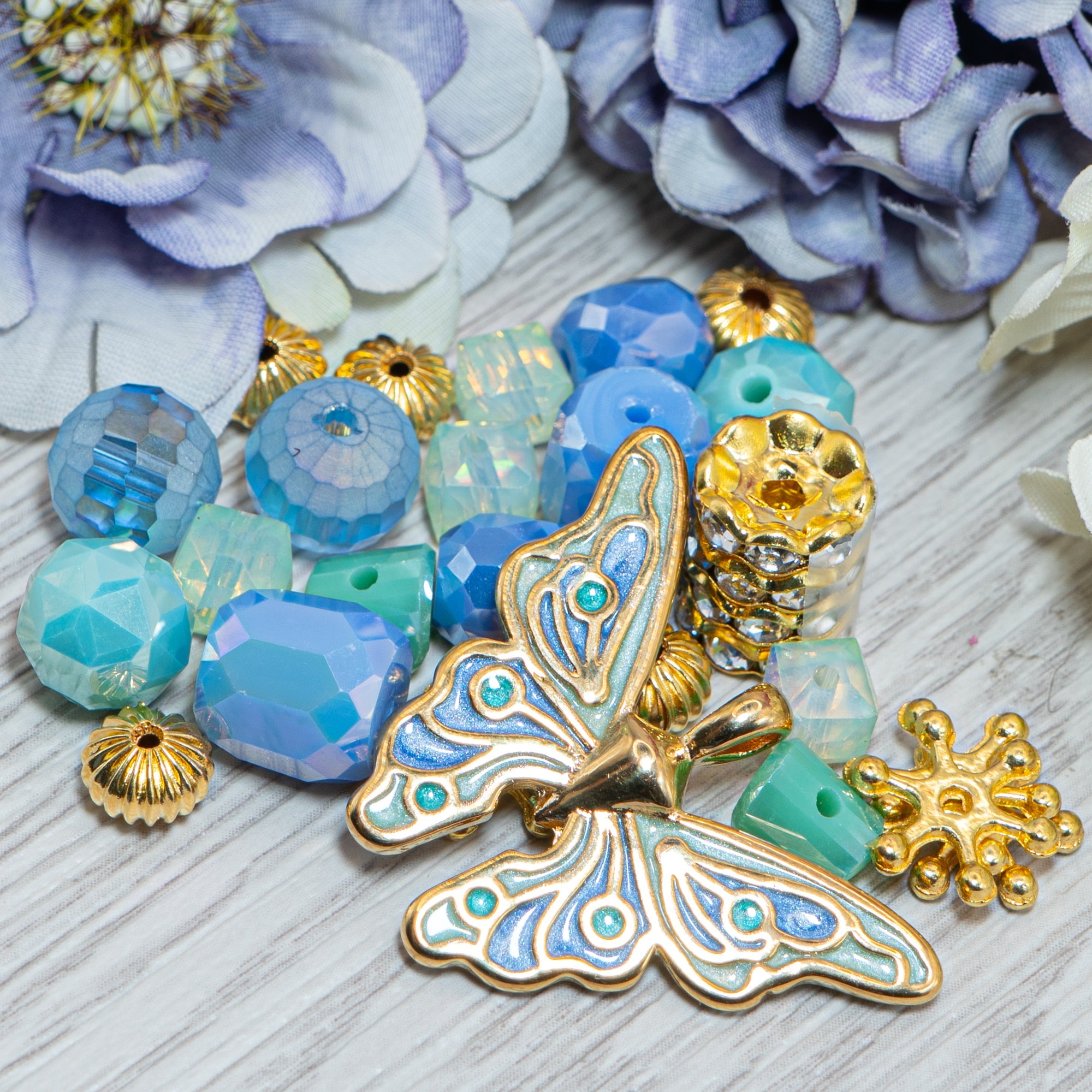 Bite-Sized Bead Mix in Dark Sea Butterflies