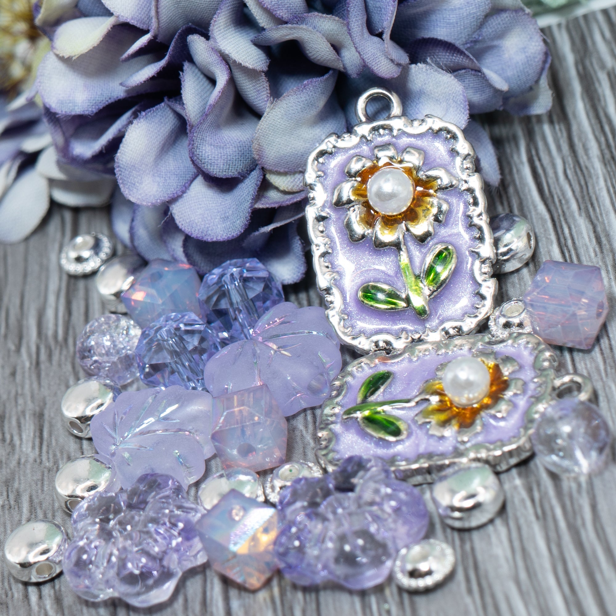 Bite-Sized Bead Mix in Everlasting Gardens