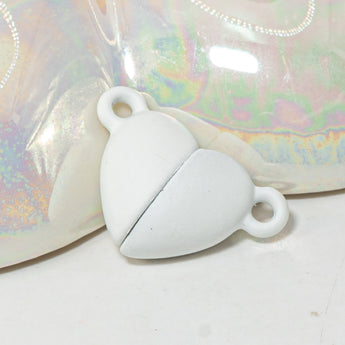 Bold Hearts Magnetic Clasp in Snow White