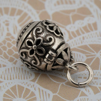 Curiosity Cabinet Pendant in Forgotten Florals