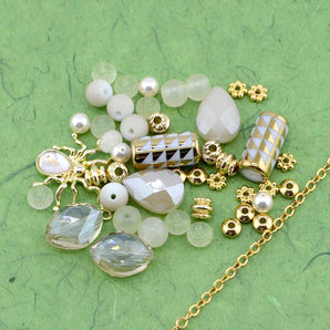 Itsy Bitsy Spider Bead Mix in Glam & Gold