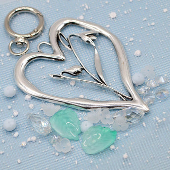 Birth Month Flower Keychain Kit in January White Snowdrops