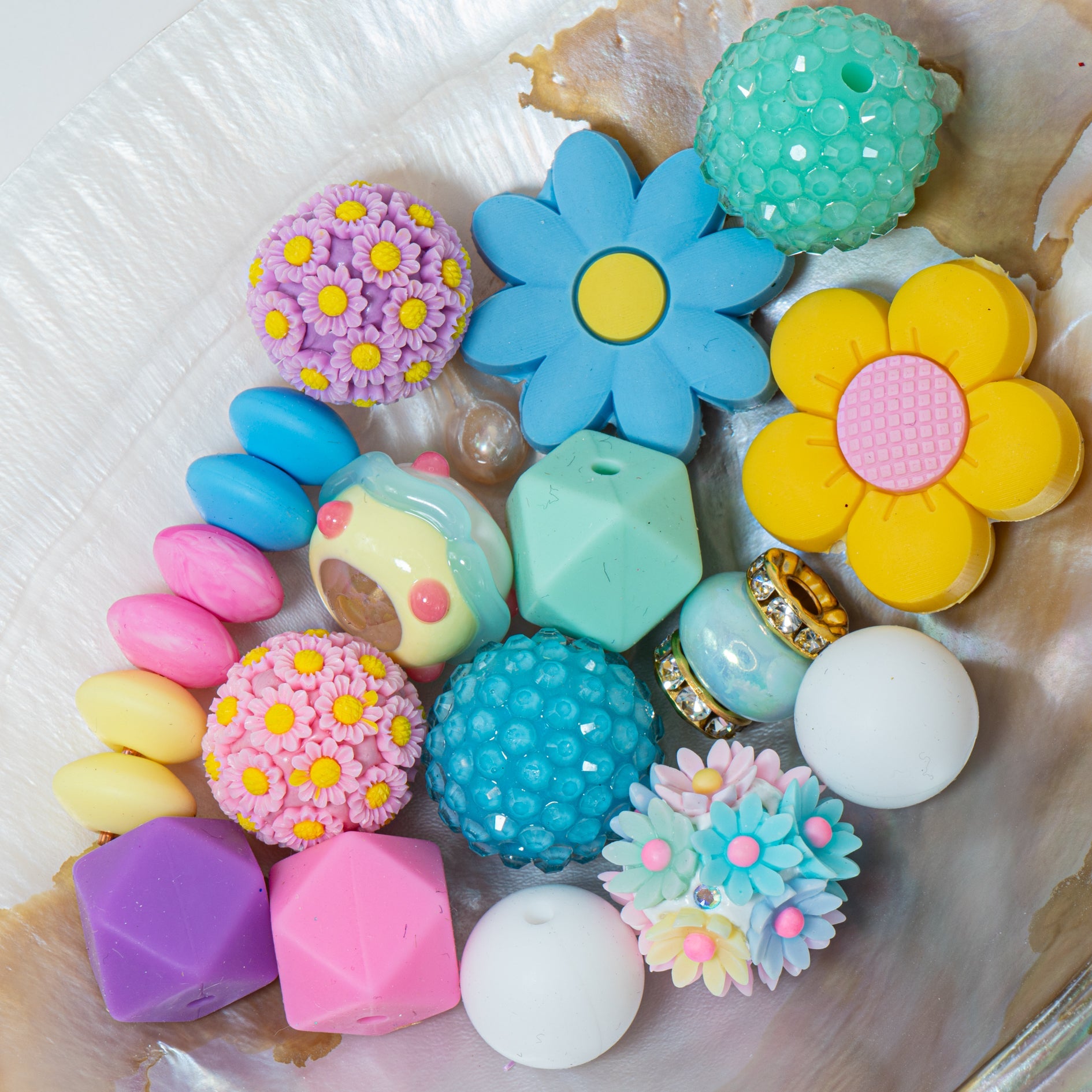 Mini Mixed Media Bead Mix in Picnic at the Botanical Garden