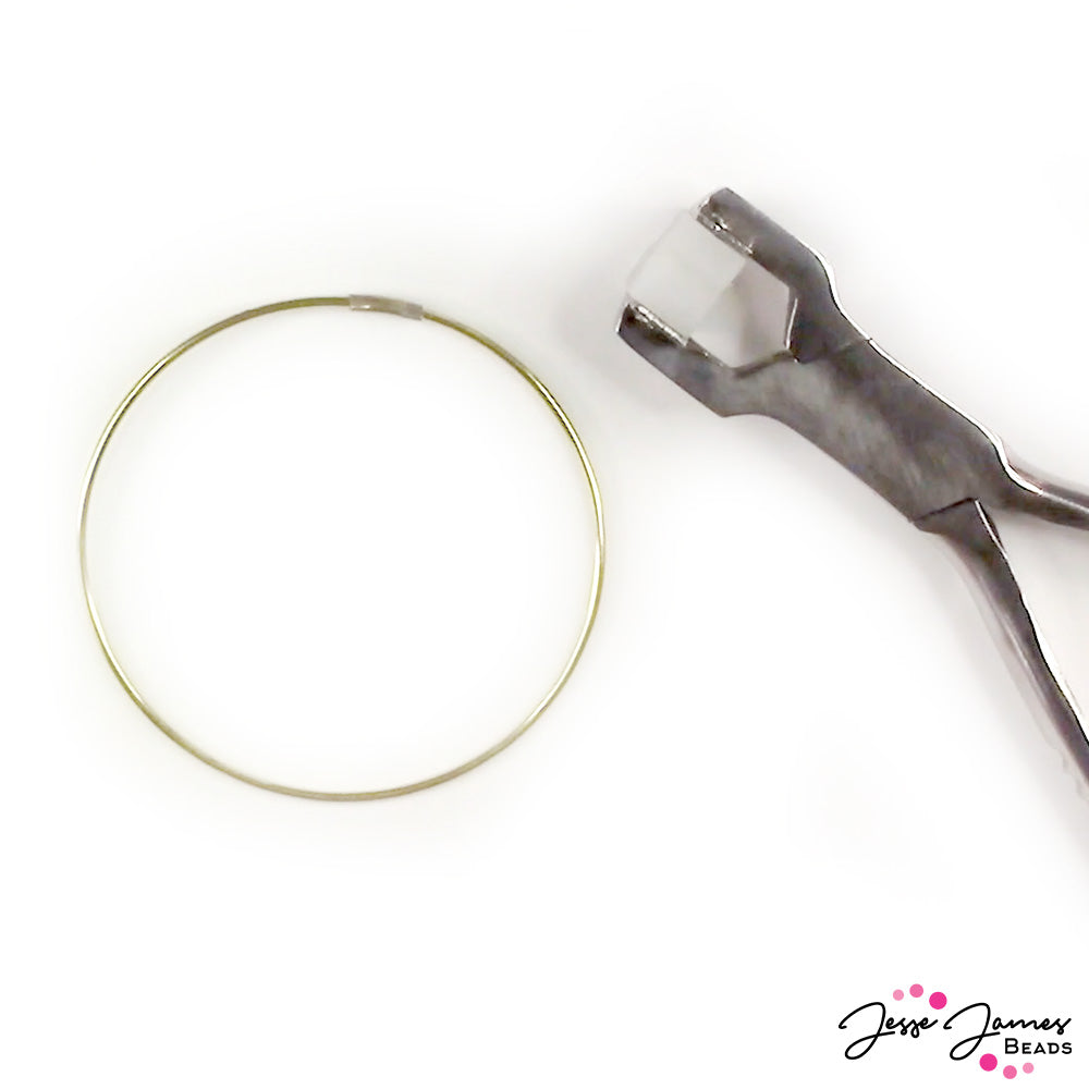 Jewelry Making 101 Part 1: Simple Wire Bangle