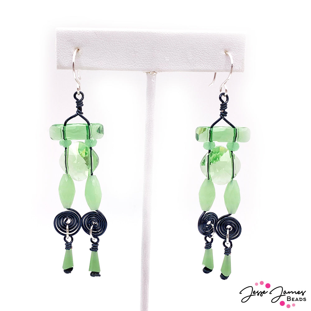 How-To Jewelry Video: Peridot Wire-Wrapped Earrings