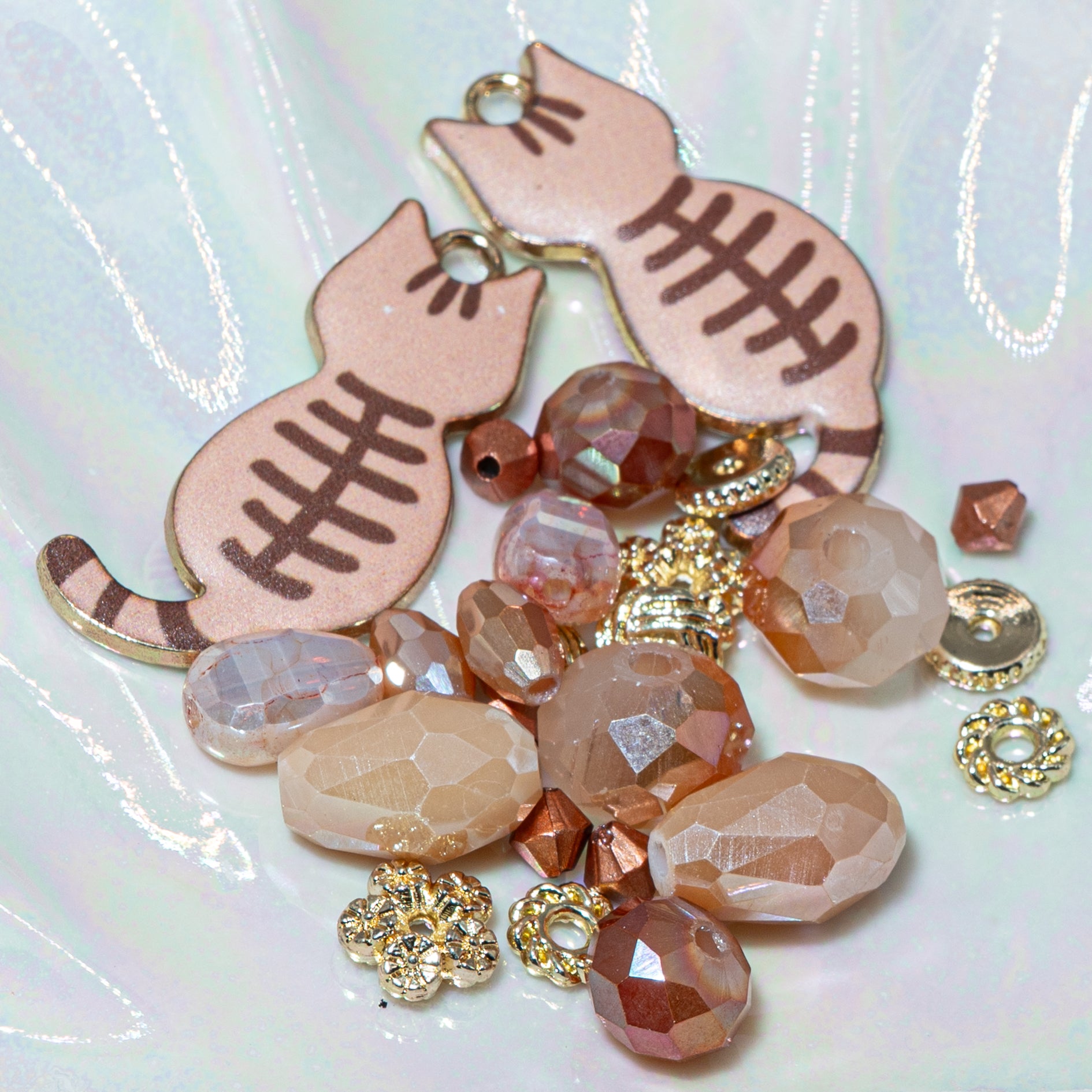 Bitty Kitty Bead Mix in Two-Tone Tabbies