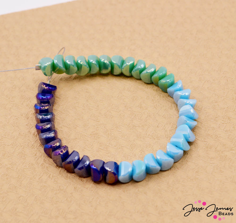 Ombré Glass Bead Set in Atlantis Chips