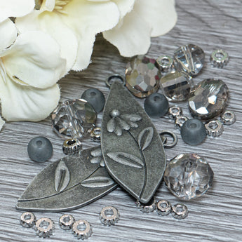 Bite-Sized Bead Mix in Silver Age Blooms