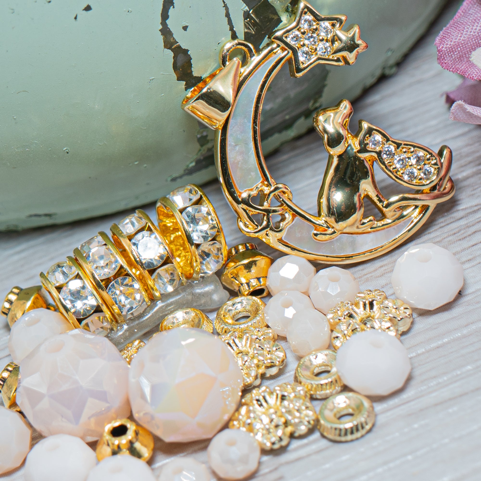 Bite-Sized Bead Mix in Stargazing Furry Friends