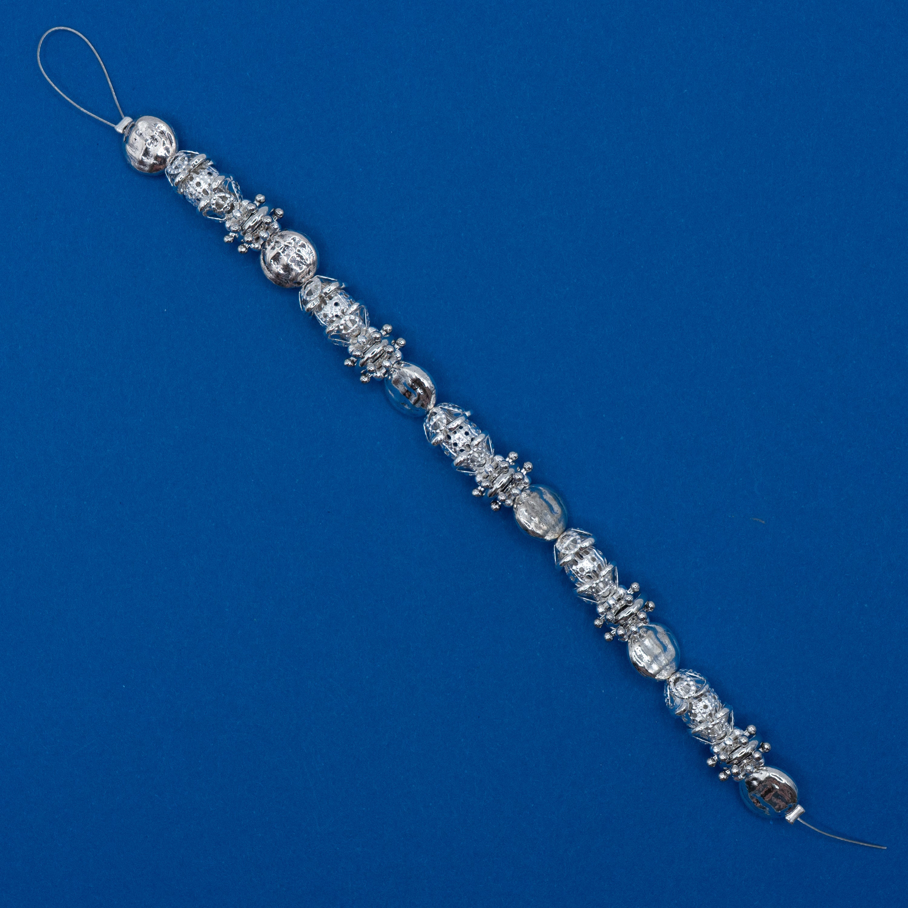 caught-in-the-rain-bead-strand-mmbb