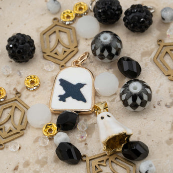Curiosity Cabinet Bead Mix in Feathers & Friendly Ghosts