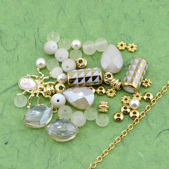 Itsy Bitsy Spider Bead Mix in Glam & Gold