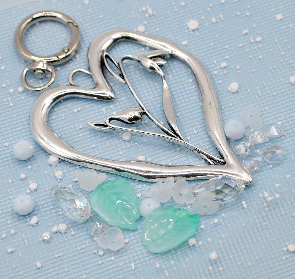 Birth Month Flower Keychain Kit in January White Snowdrops