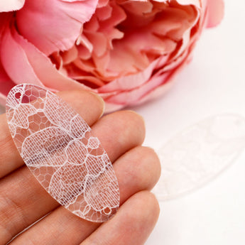 Connector Pair in Lace Gloves