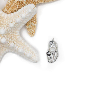 Oyster Bar Pendant Focal