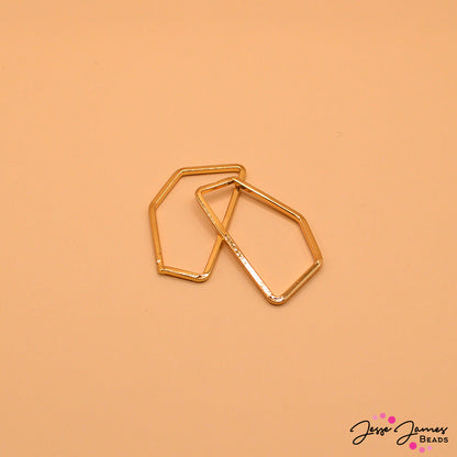 Stylized Geometric Link in Gold