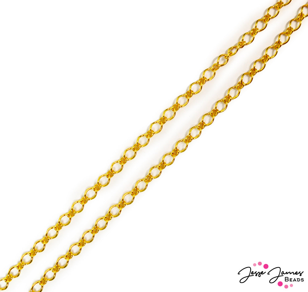Simple Curve Curb Chain in Bright Gold