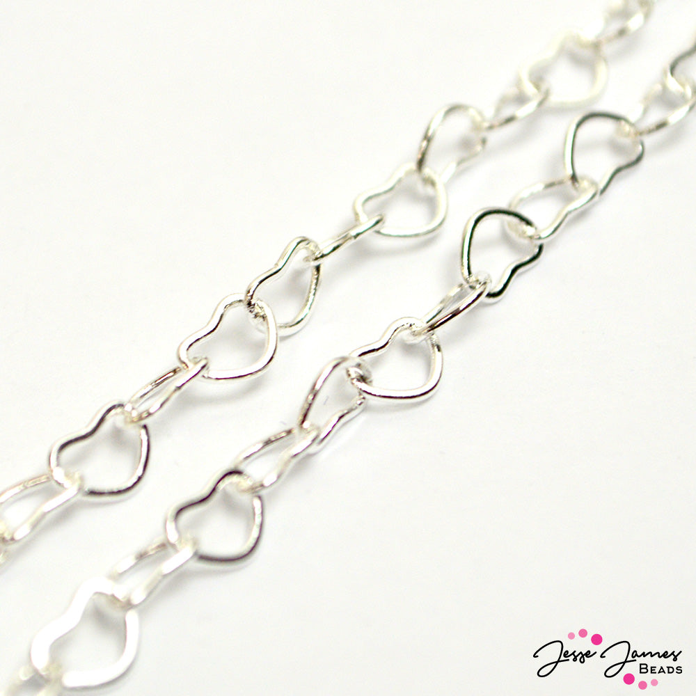 Add a little more heart to any design with this petite heart shaped links. Sold in 1 meter cuts. Each link measures 6.5mm x 4mm x 0.7mm.