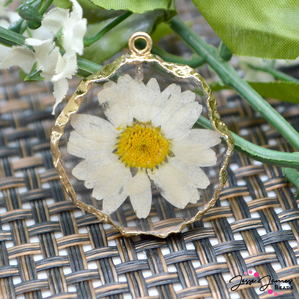Daisy May Natural Flowers Pendant