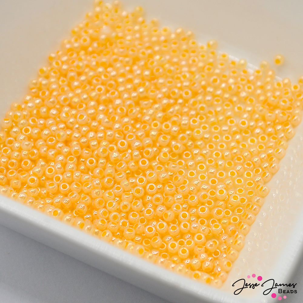 TOHO 11/0 Seed Beads in Apricot Garden
